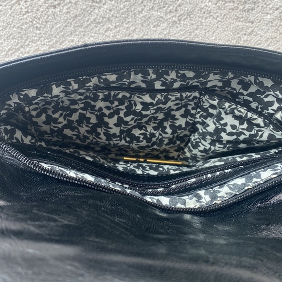 Urban Expressions black vegan woven clutch - Picture 7 of 9